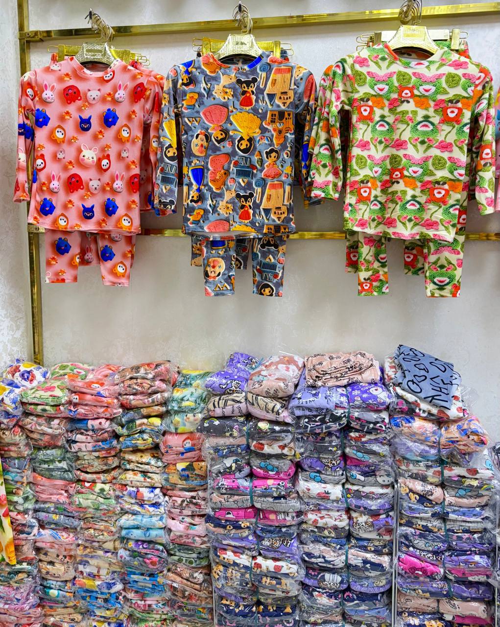 ست بلوز و شلوار مخمل سه بعدی بچگانه